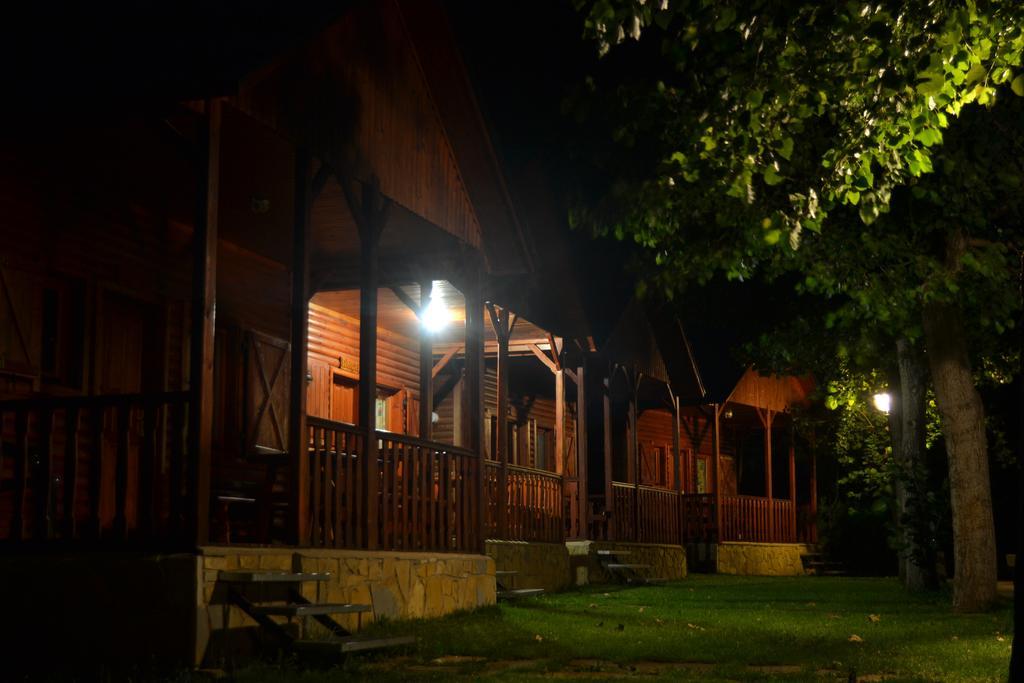 Camping Aneto Benasque Exterior photo